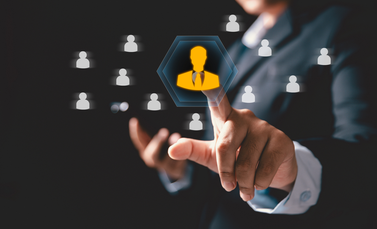 结合社会网络的定义谈一谈依据社会网络能够进行哪些问题的决策举例说明