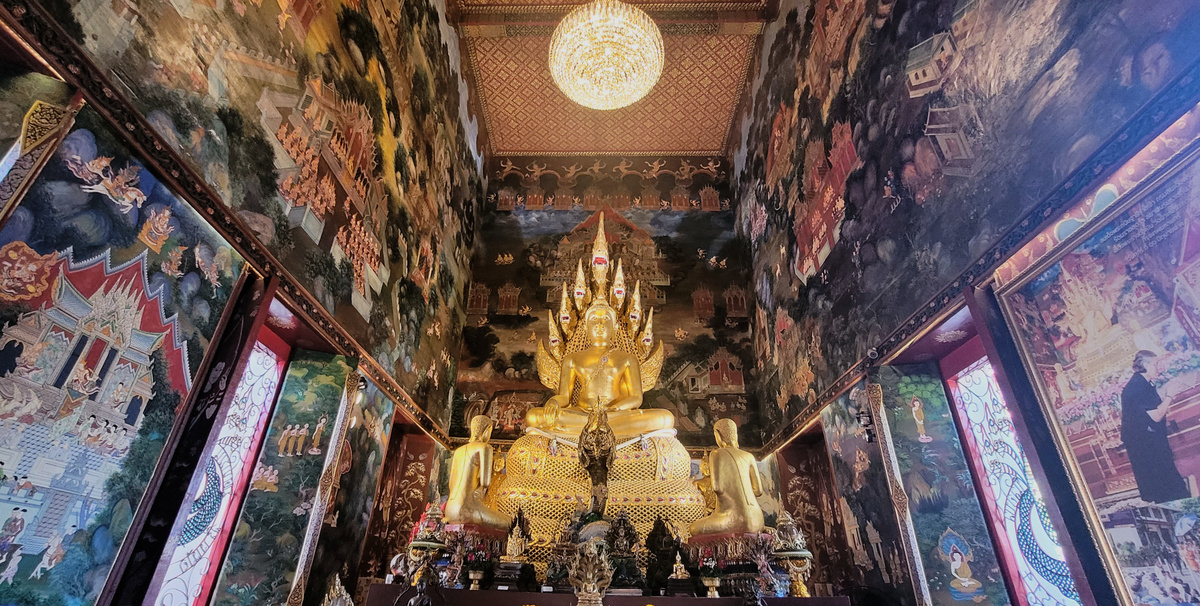 金色佛像
