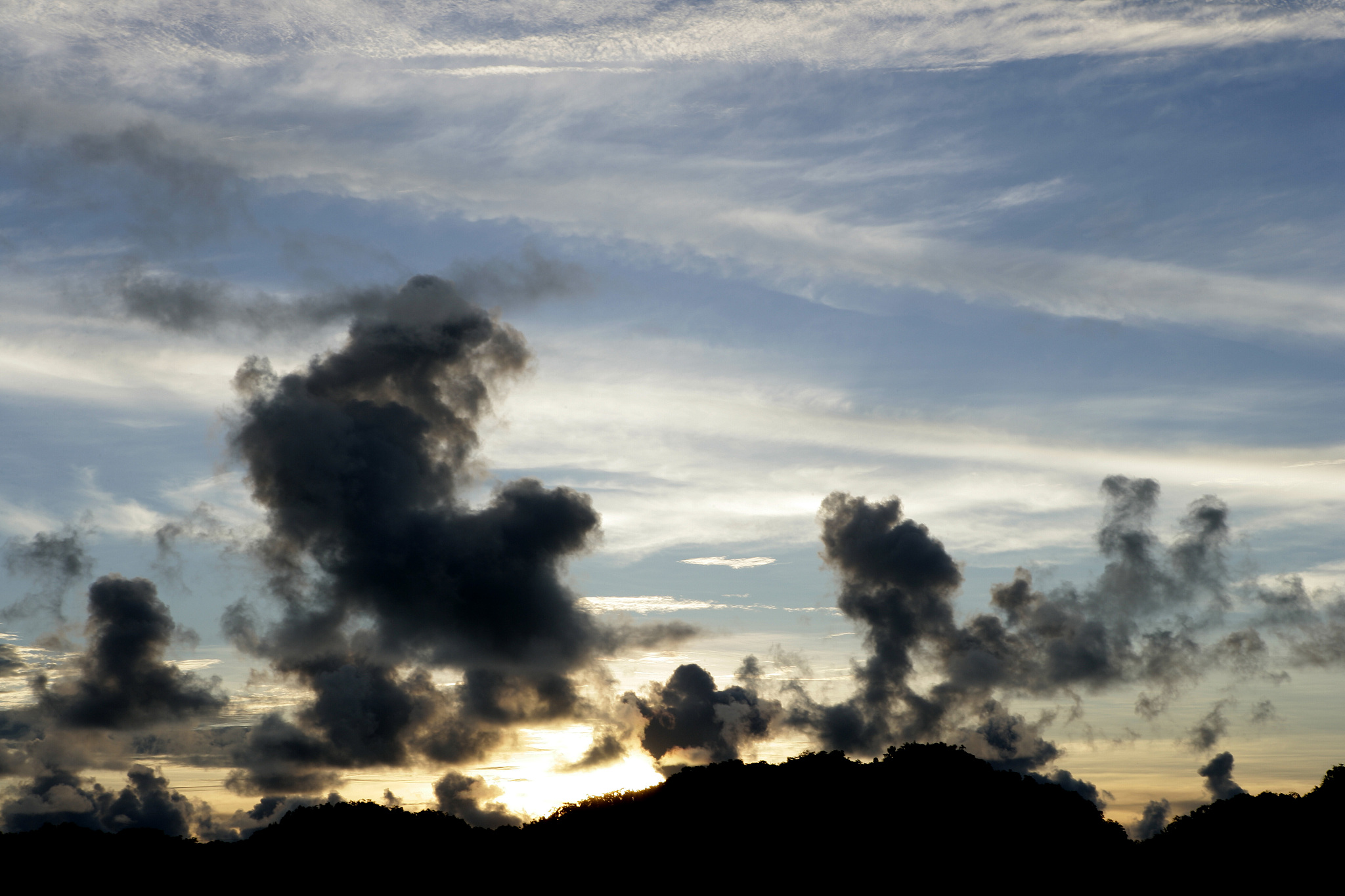 唤醒樊笼中的乌云