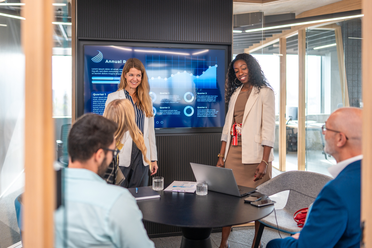 到时会发谷歌会议链接给你以前用过么 这句话翻译成英文