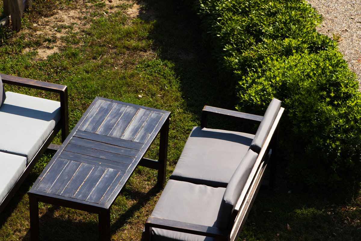 创意腾云驾雾景观座椅采用上等不锈钢比传统座椅更稳固结构牢固不生锈专为户外设计长期放在户外不怕日晒雨淋安全圆角设计做工精湛凳条选用天然木材防水防晒防腐清晰的纹理质感光滑细腻在户外展现独特的美感的宣传文案大全