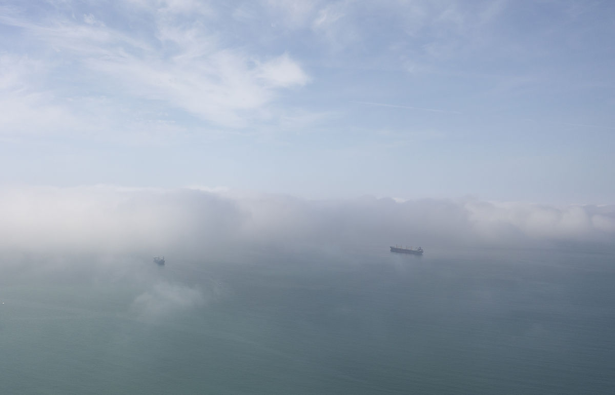 迷雾大海：一望无际的宁静与神秘