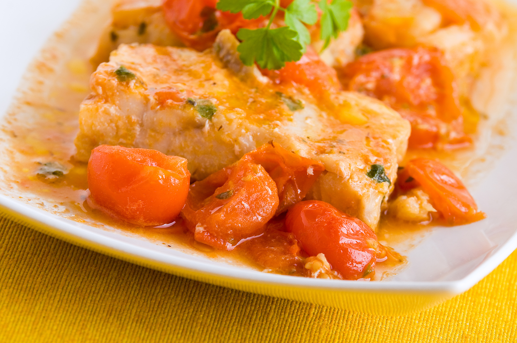 grilled fish with cherry tomatoes