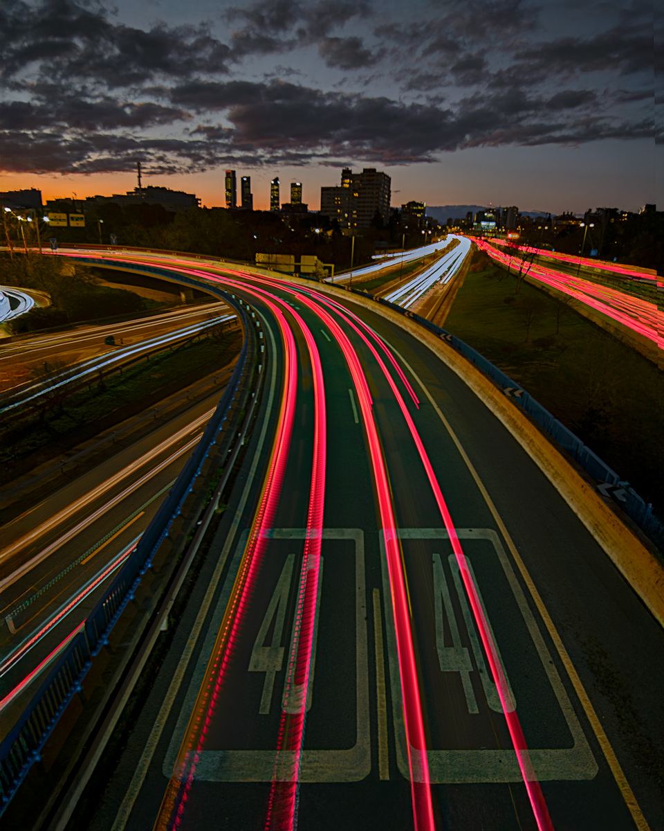 中国式现代化道路：特点、优缺点及挑战