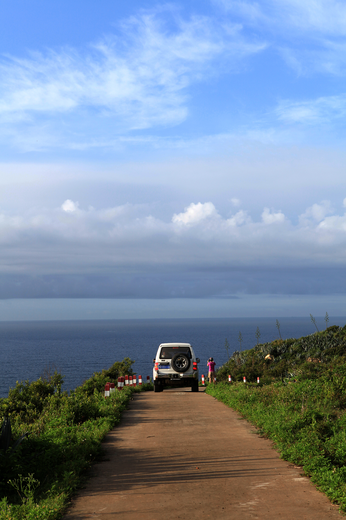 扮演一名旅游博主写篇800字你所看见的和感受到的你所喜爱和理解的全是你正在穿越的风景。的短视频治愈文案