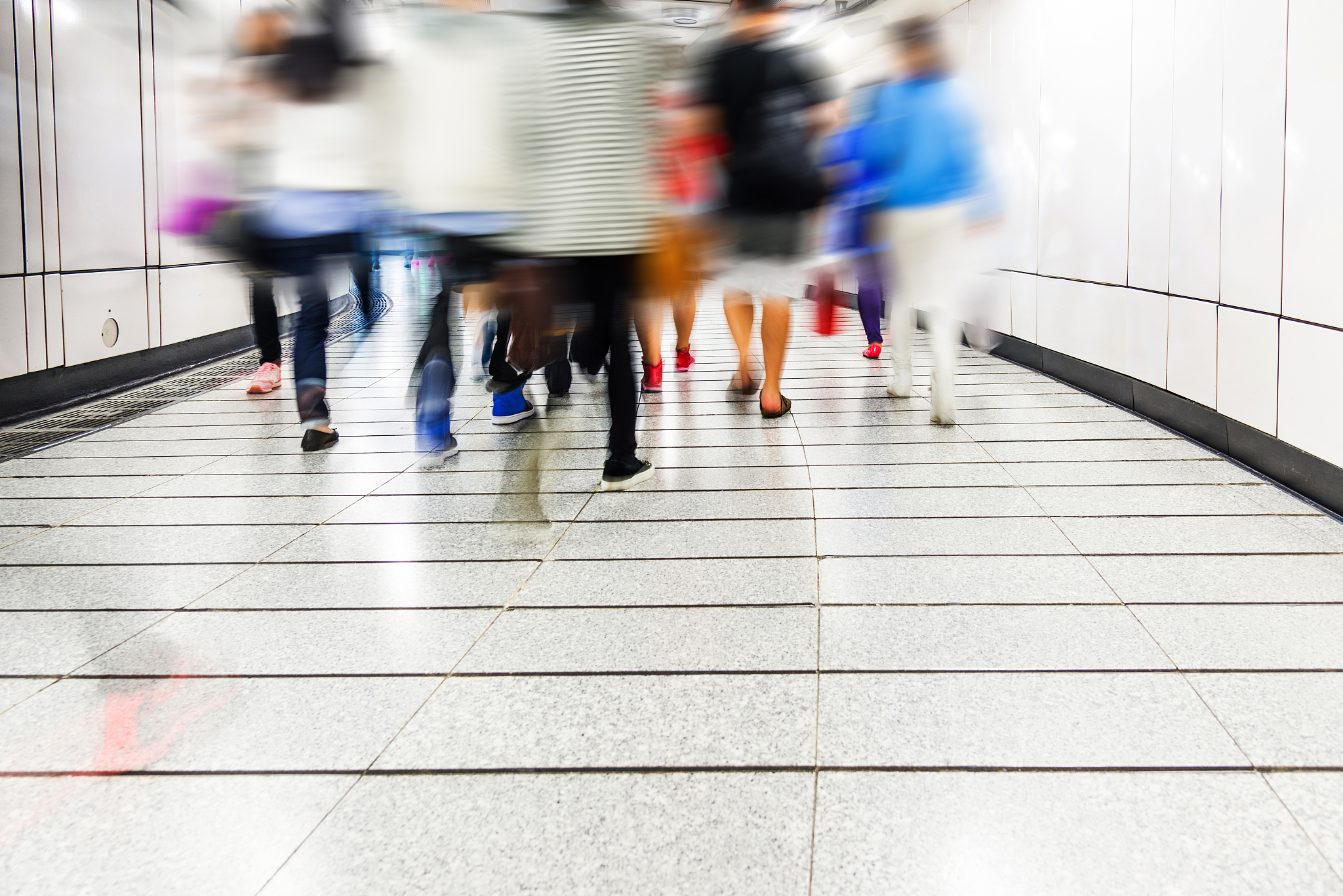 地铁与行人：人生感悟与感触