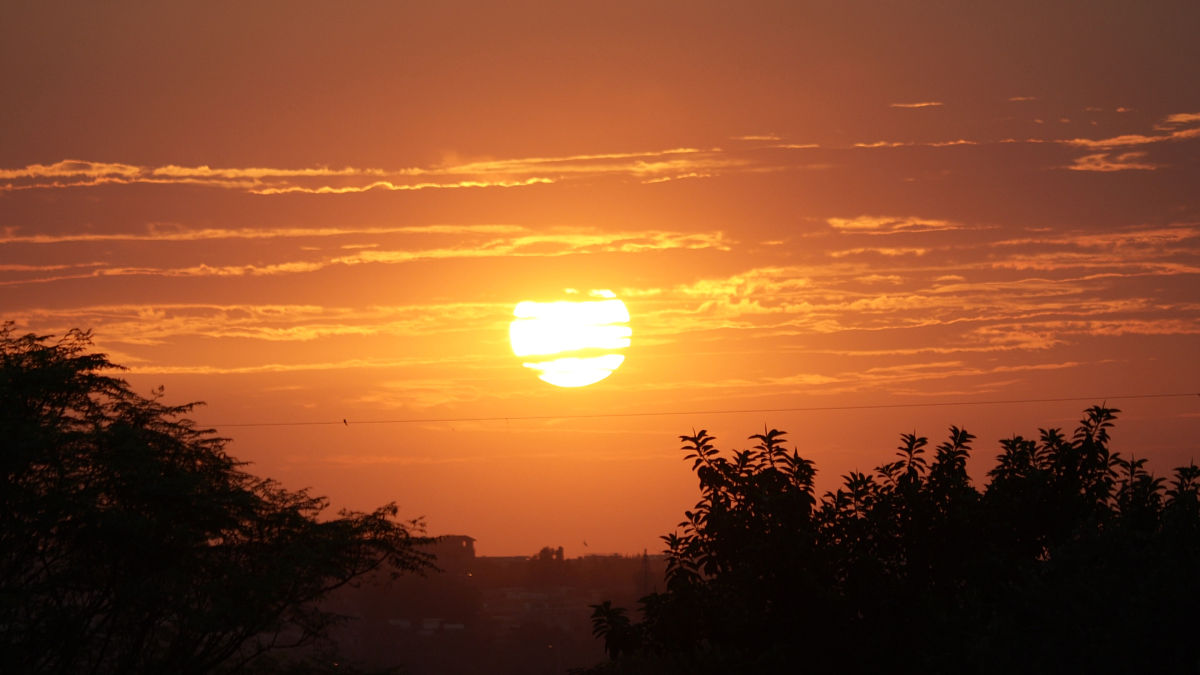 夕阳美景：100字描绘醉人黄昏