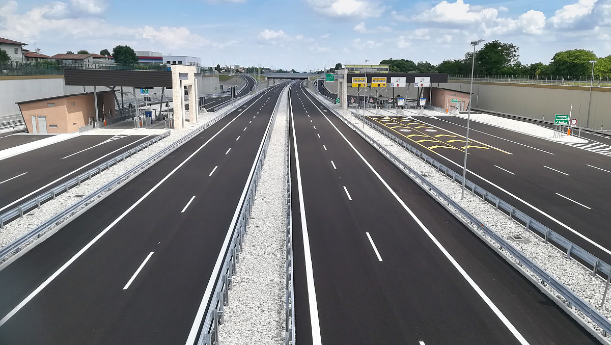 高速公路设计思想：安全、高效、舒适的出行体验