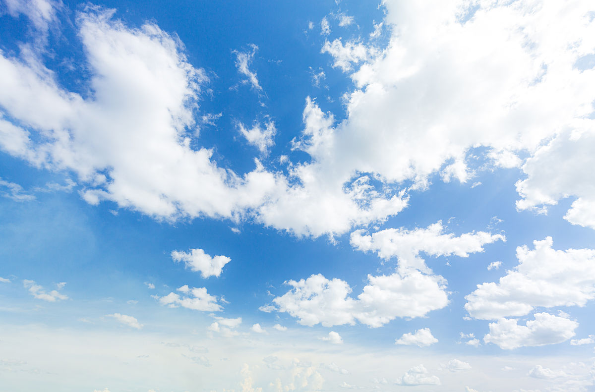 什么颜色的晴空？答案是'蓝天'！