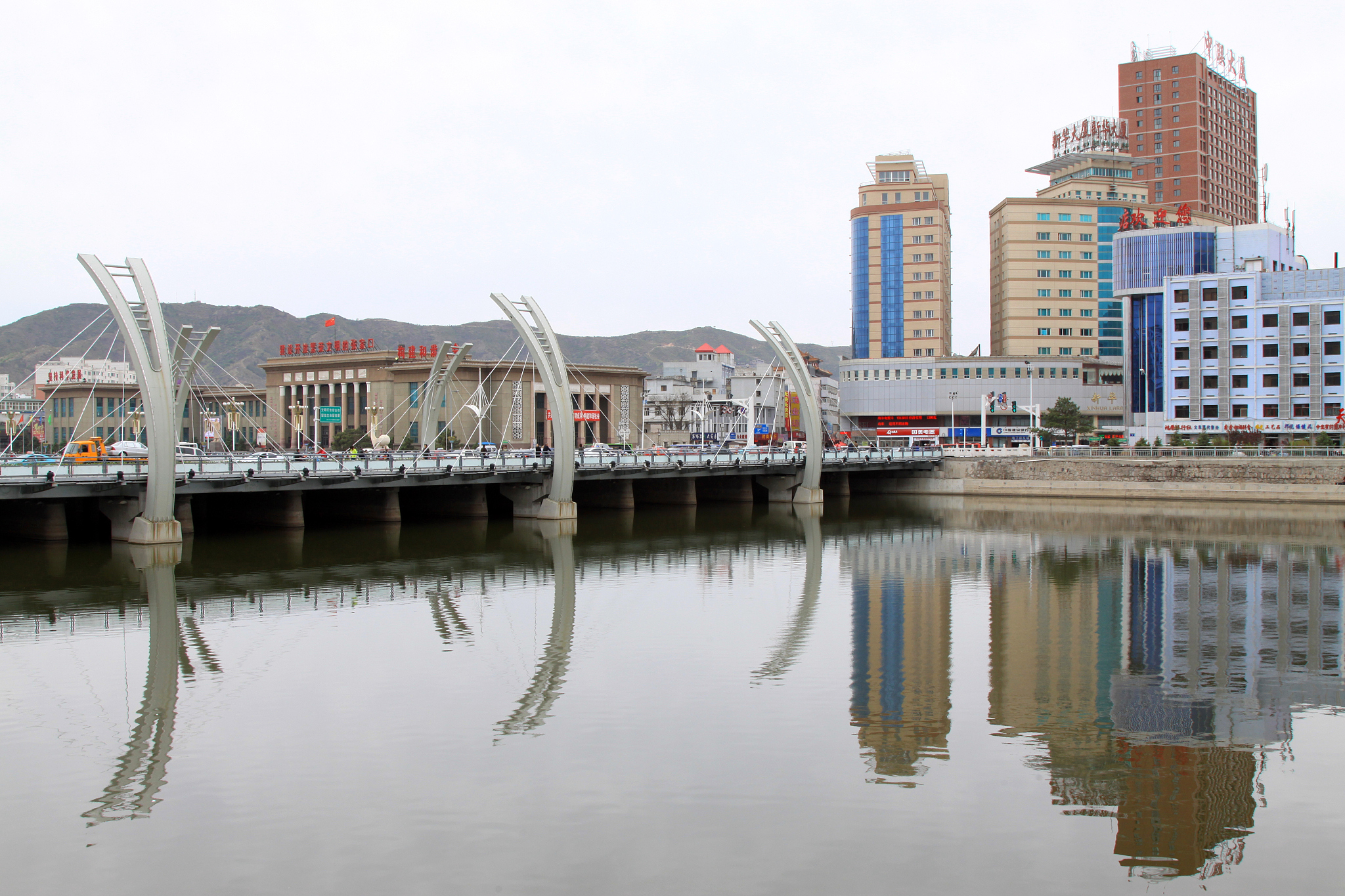 city scenery in the riverside