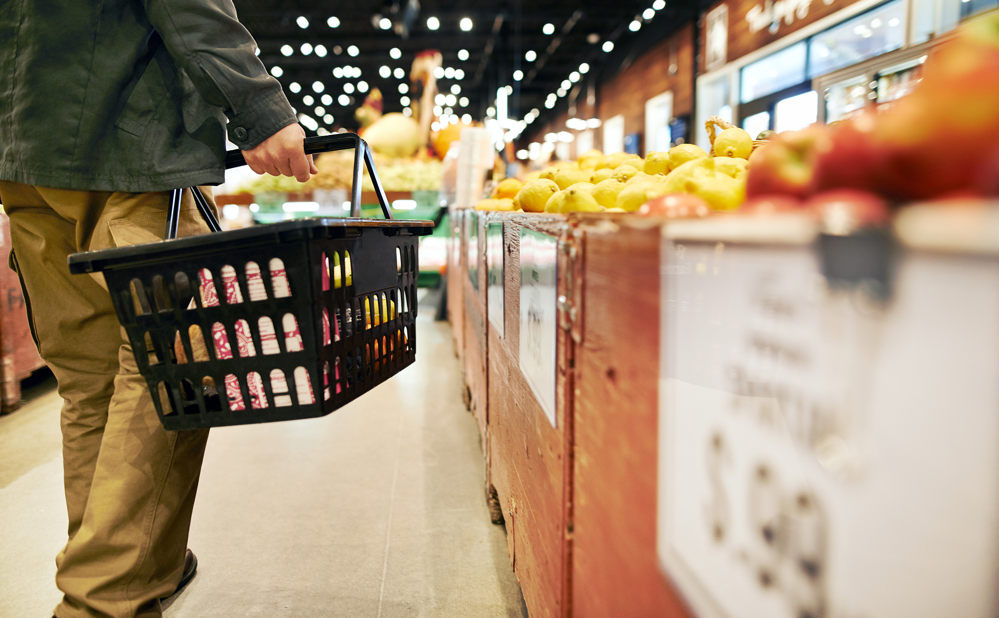 社区生鲜便利店发展现状及未来趋势：以钱大娘街坊小卖部为例