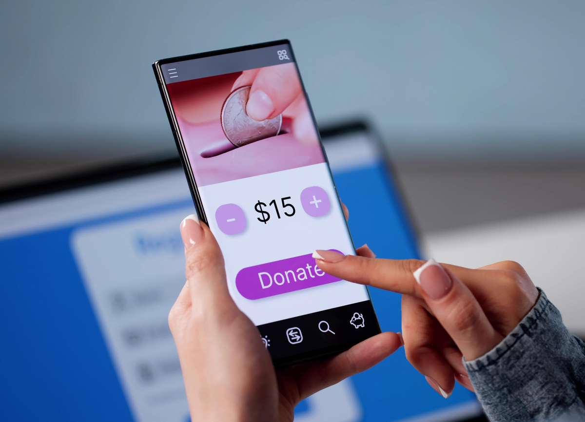 The Impoliteness of Phone Use During Conversations and Its Harmful Effects