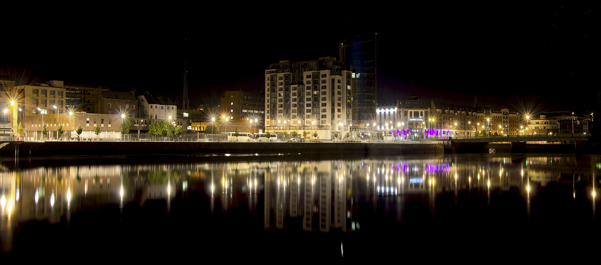 limerick center at night, along the quays.