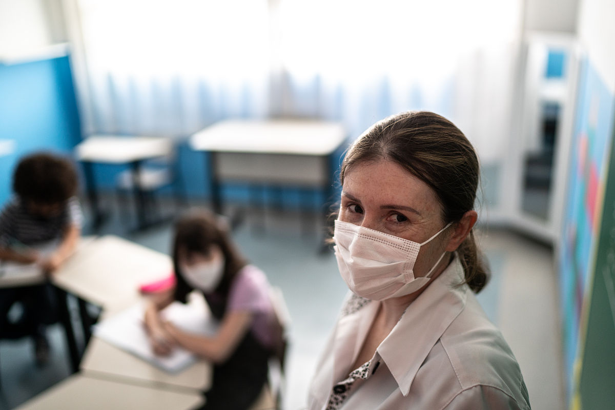 XXX - 经验丰富的中学教师 | 个人简介