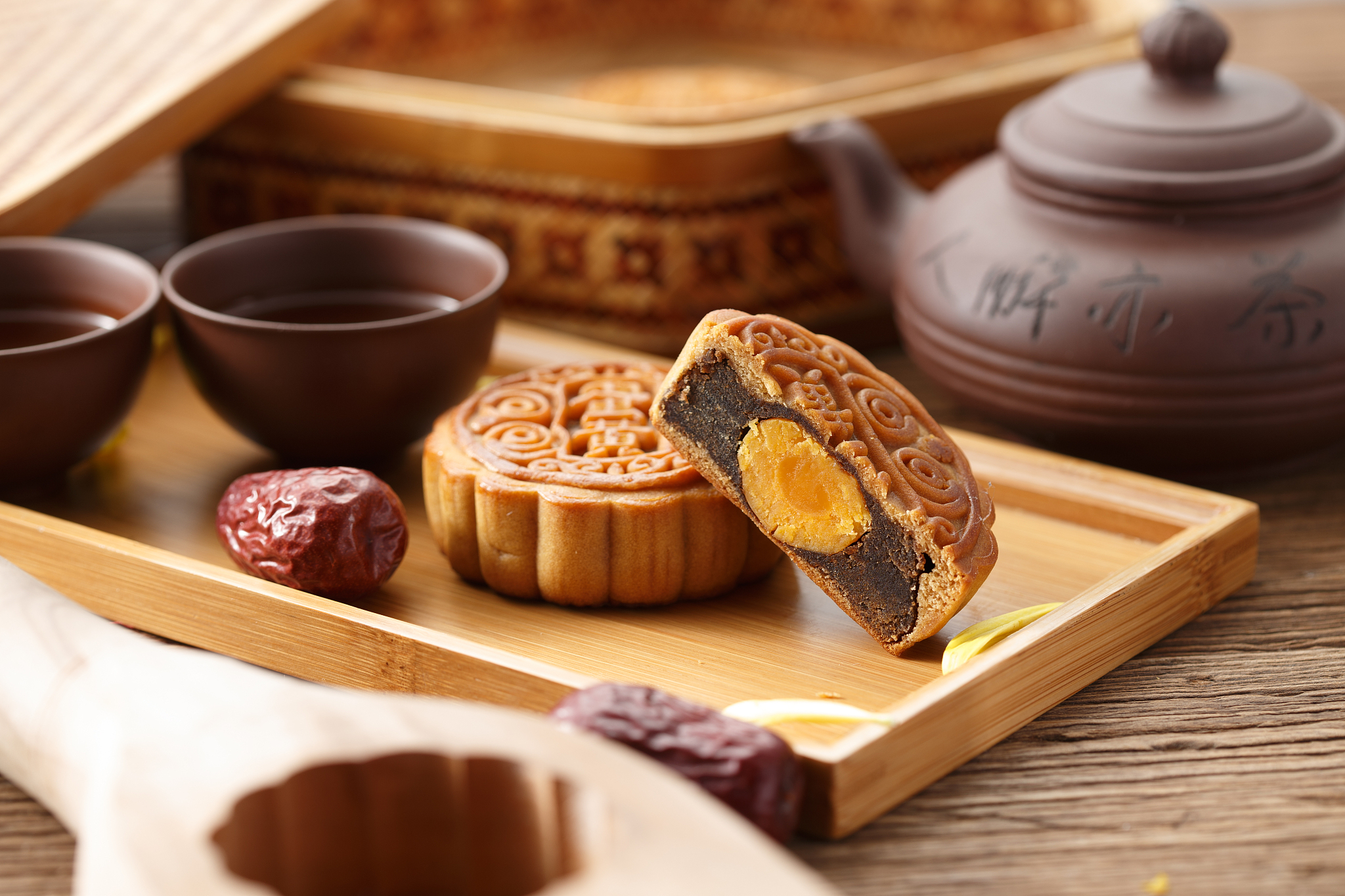 万寿斋酥皮月饼：8种口味，两位数价格，美味超值！