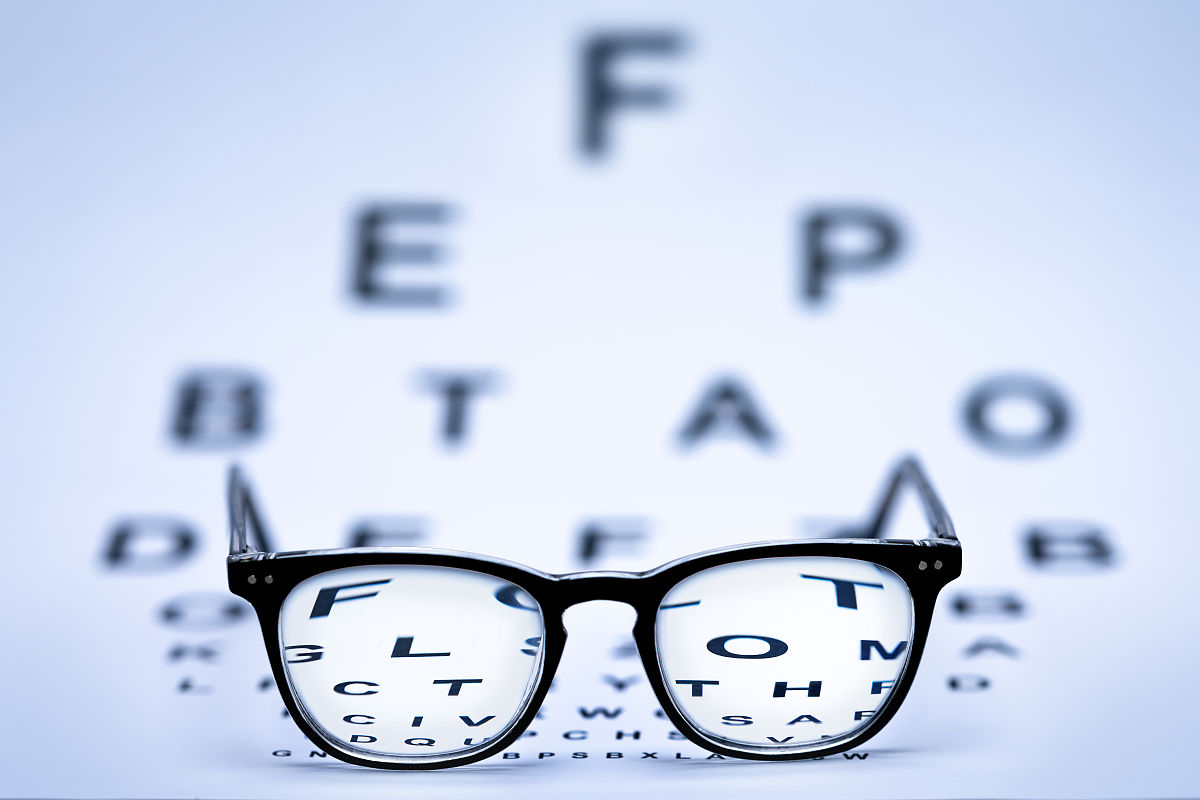 斜弱视儿童视觉功能训练研究进展：视力与调节能力提升