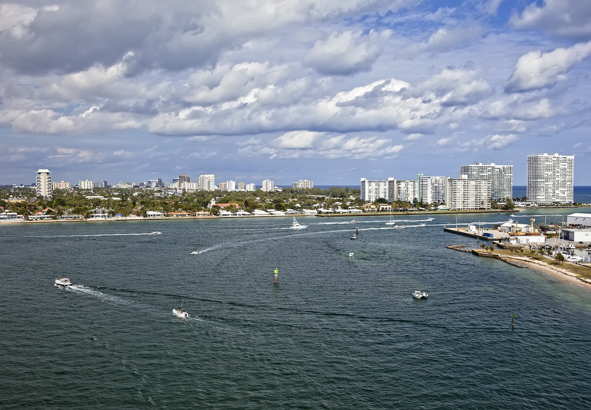 intercoastal waterway in fort lauderdale, florida