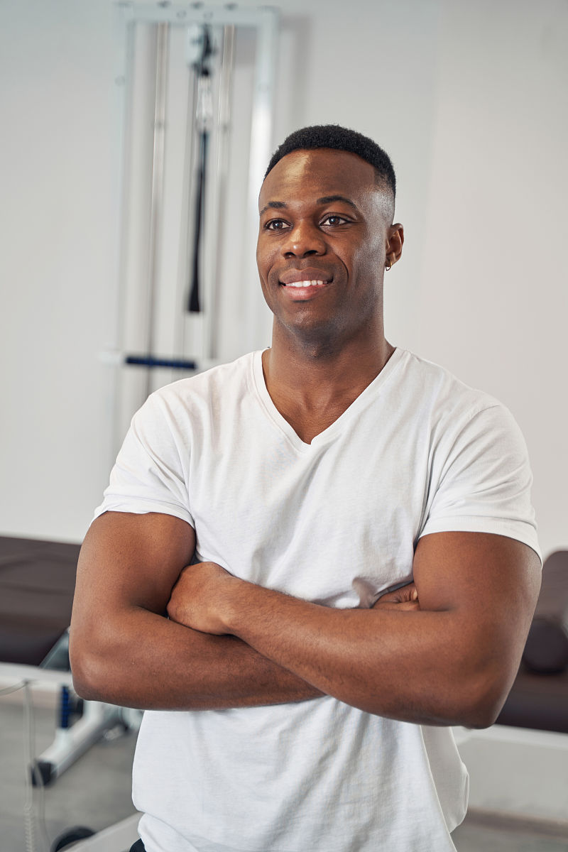 喜欢过的人还能做朋友吗？如何处理情感纠葛？