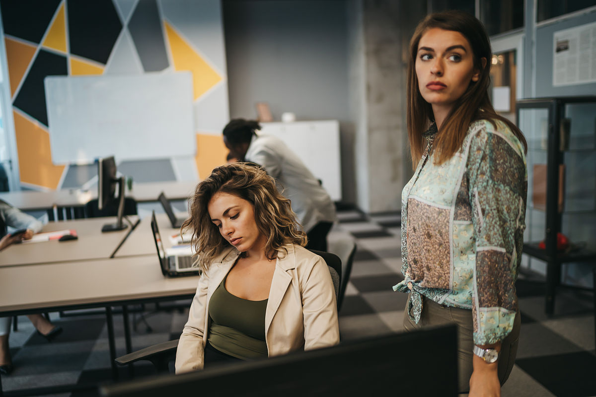 电影《实习生》电影推荐介绍500字