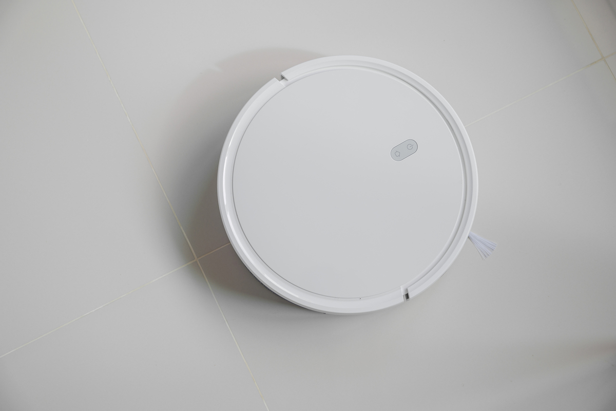 扫地机器人 - 自动清洁解放双手，体验智能家居生活