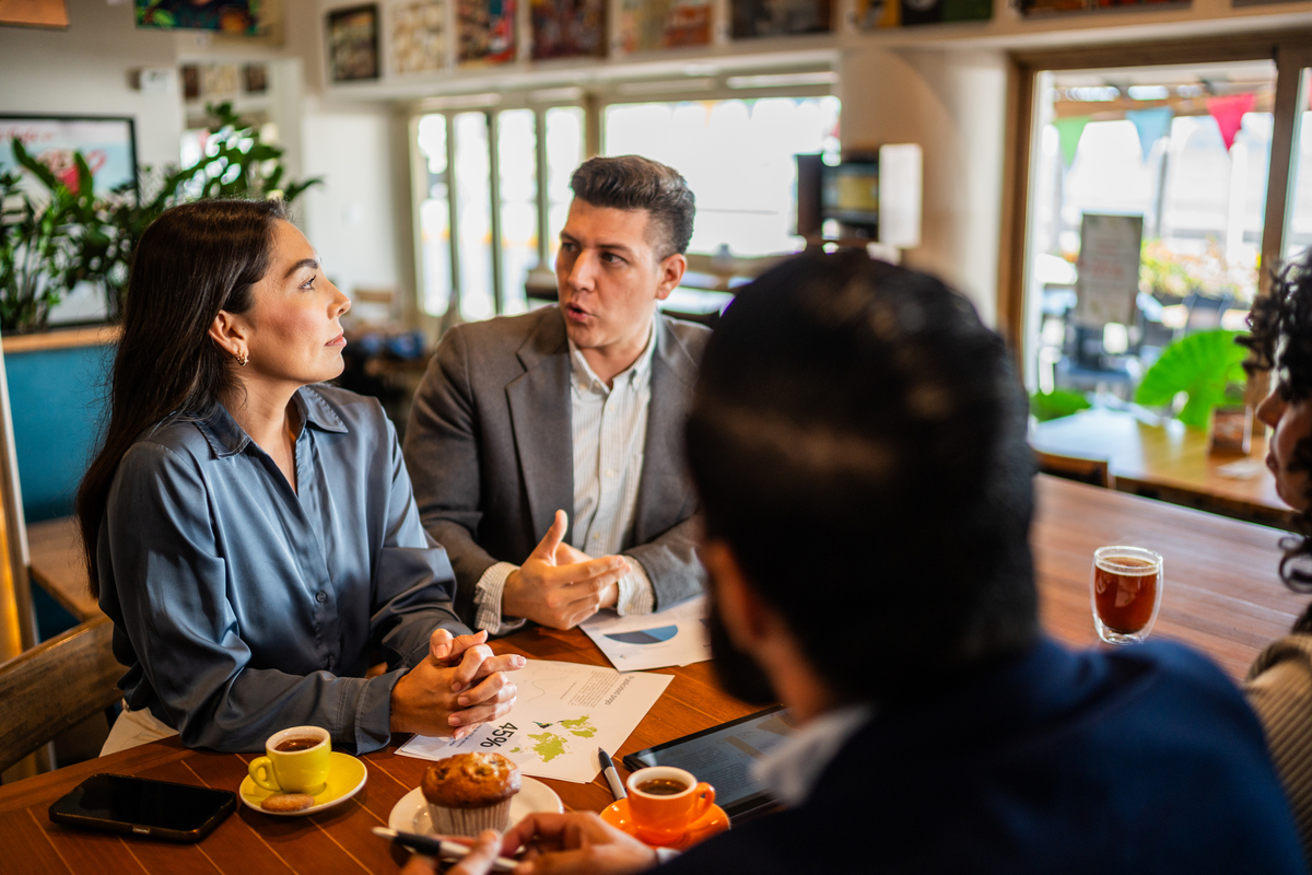 东西方人际关系差异：文化差异下的交往方式