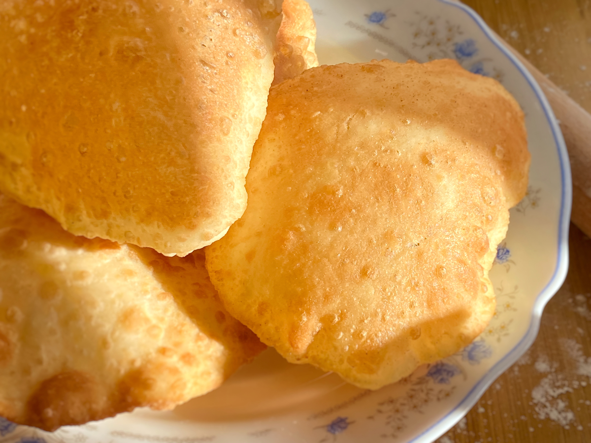 酥皮糖糕和脆皮炸糕的区别：制作方法和口感对比