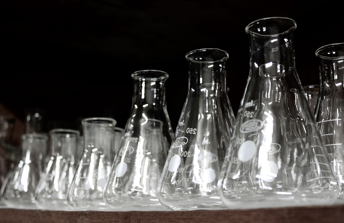 硫酸铁和氧化铁反应吗