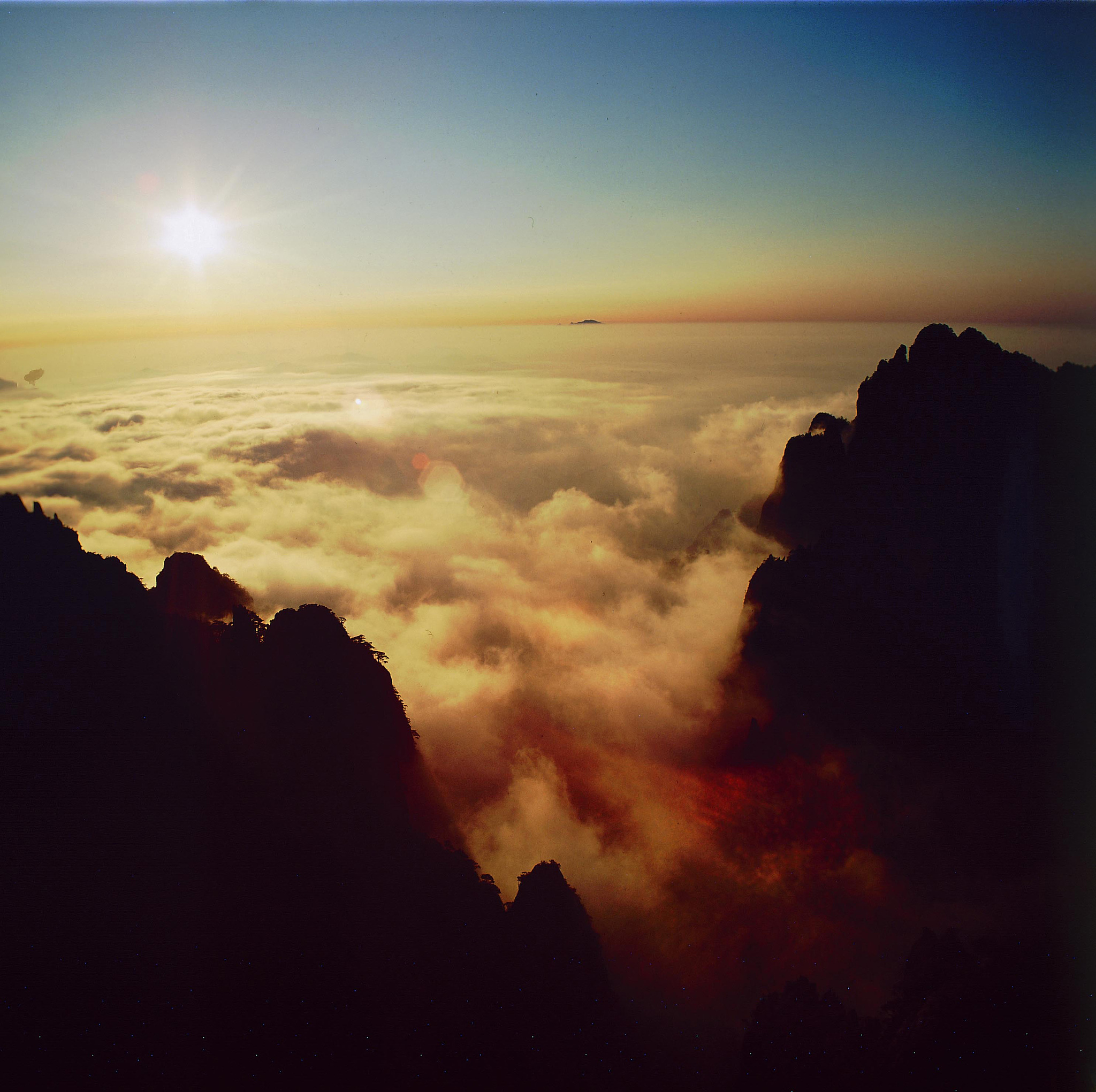 黄山旅游电子商务：机遇与挑战并存