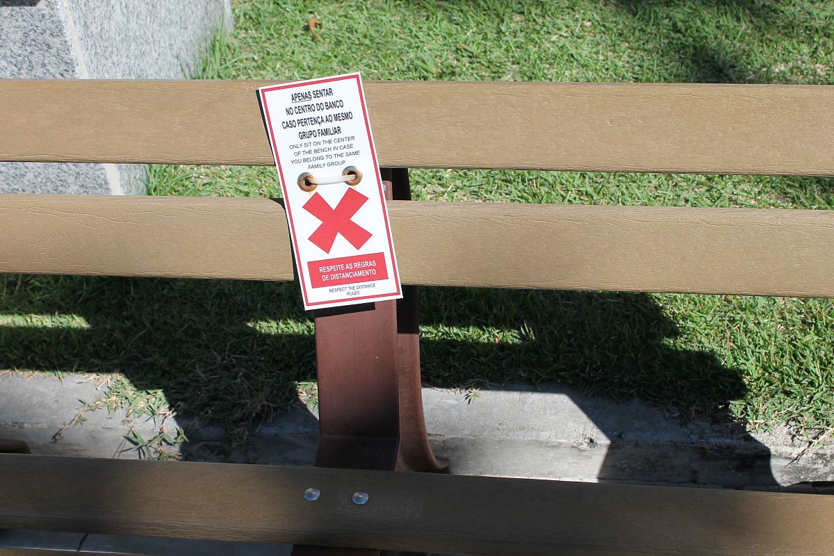 用中文写一篇犊牛新蛔虫病的防治措施从犊牛方面进行论述不得少于800字。