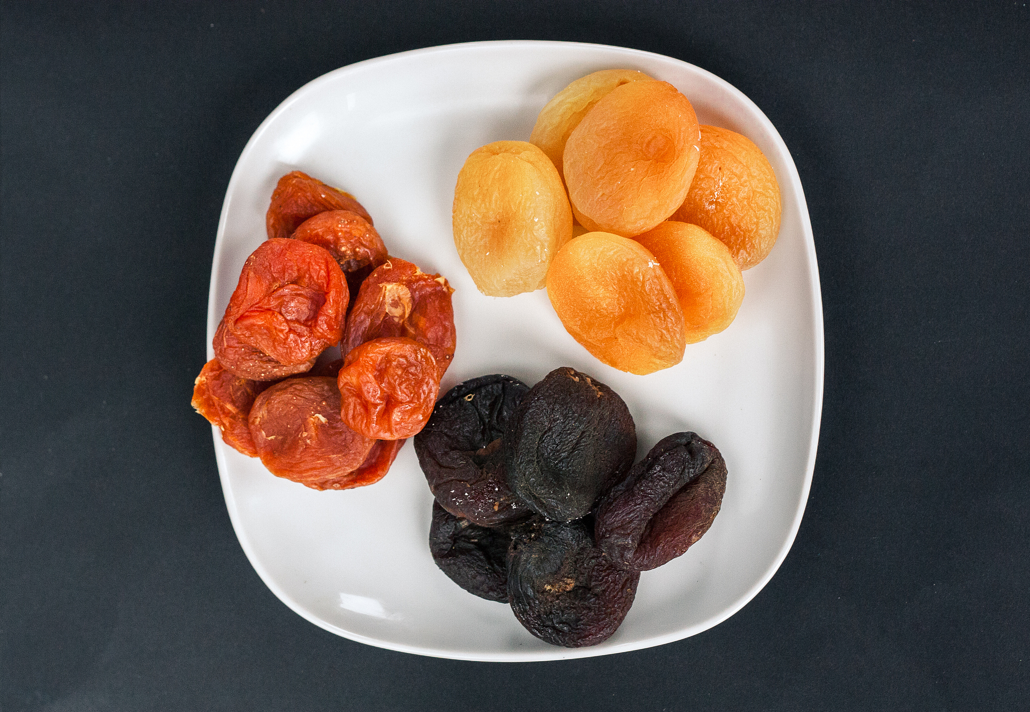 three kinds of dried apricots