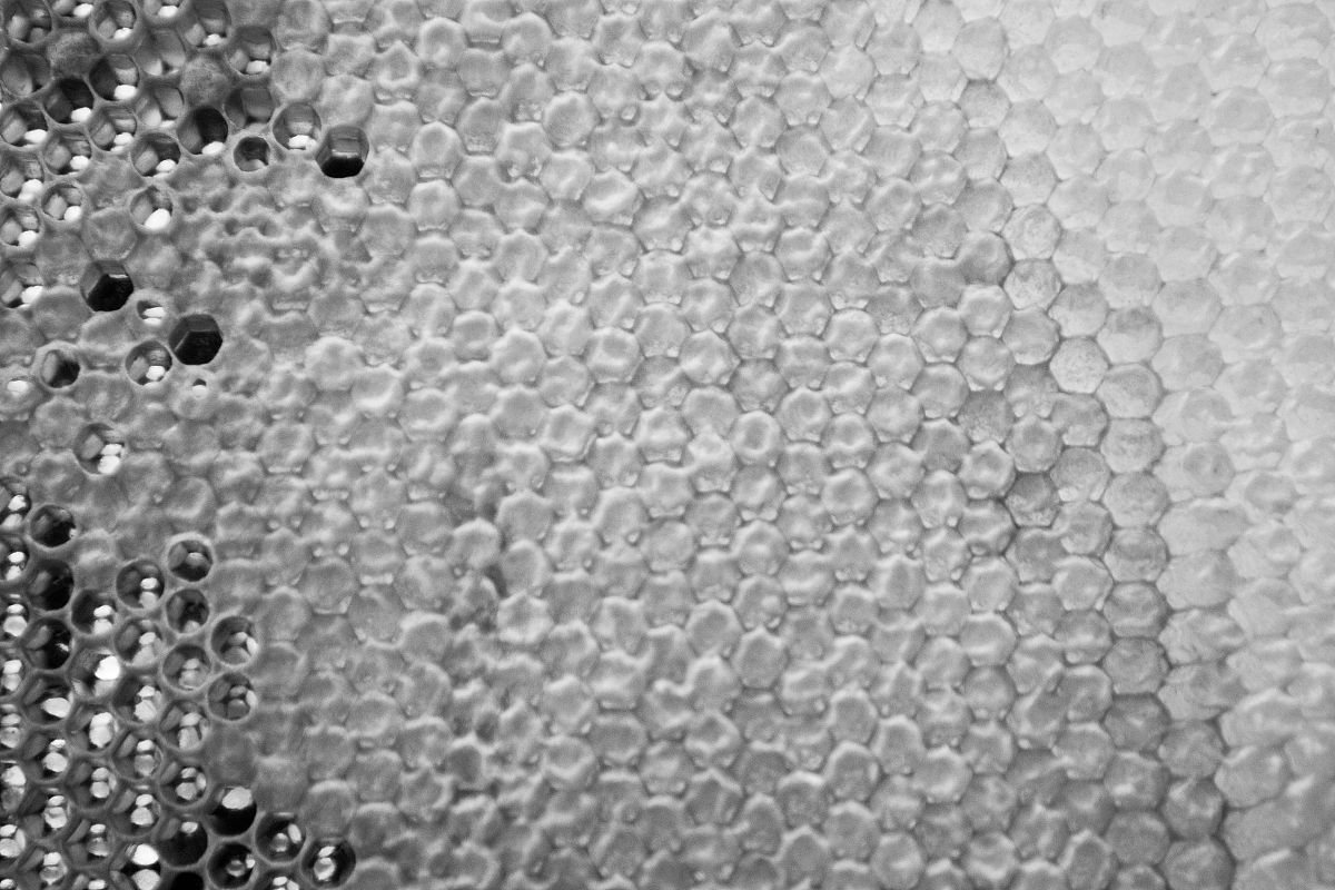 金属有机框架MIL-101-Fe吸附结晶紫的文献