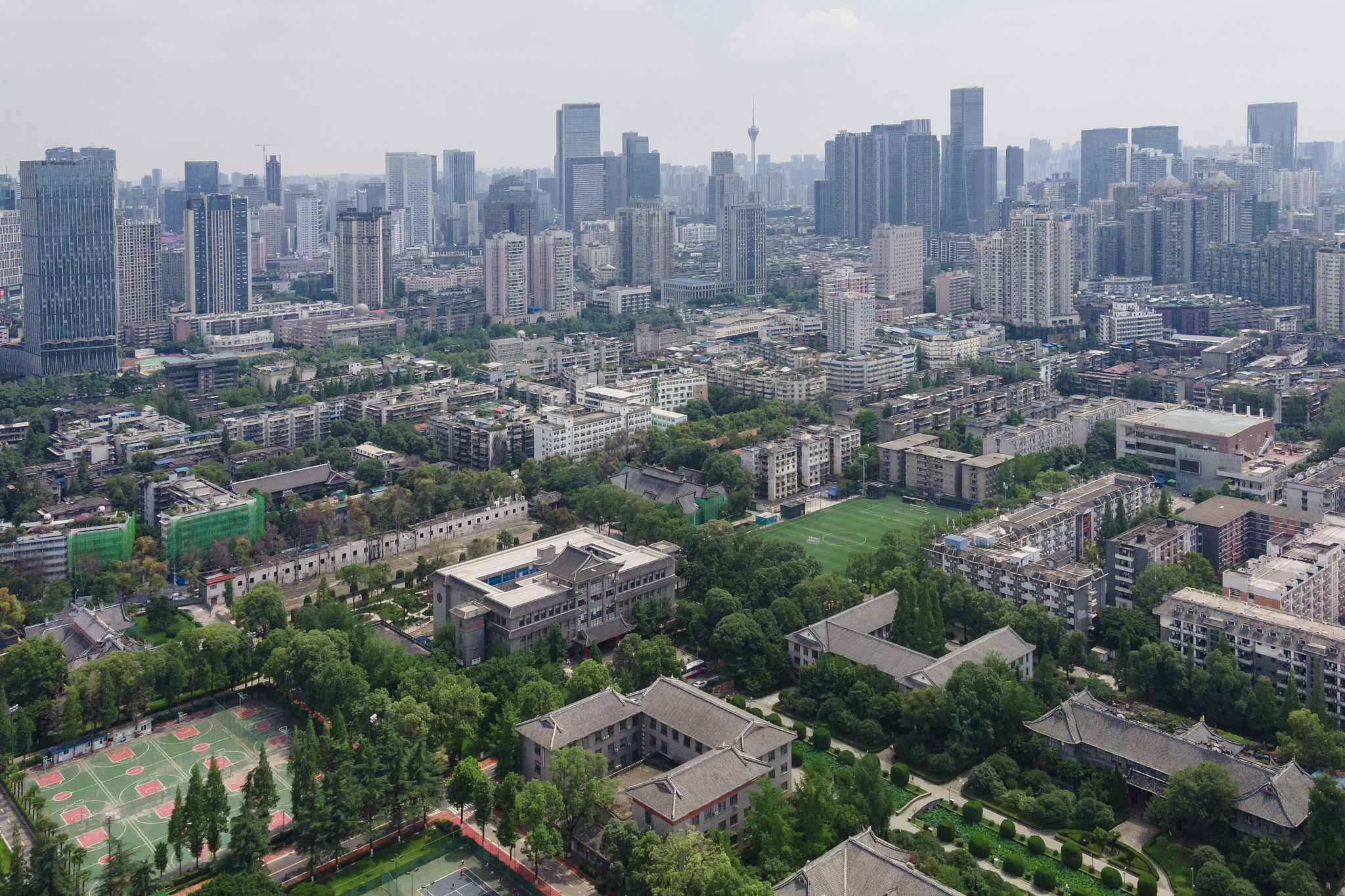 成都建筑学校管理机制是怎样的