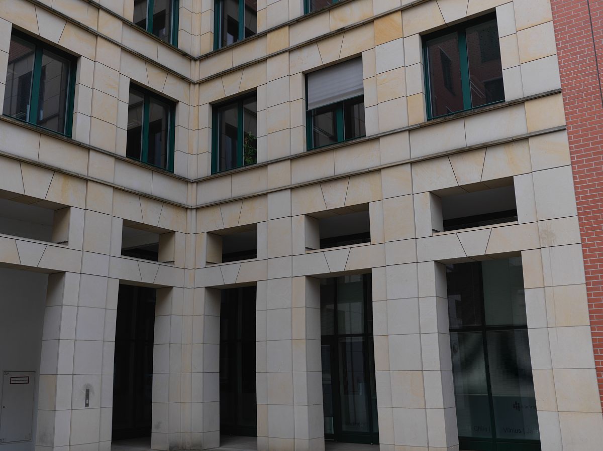 陶瓷材料在建筑领域的应用：从幕墙到瓷砖