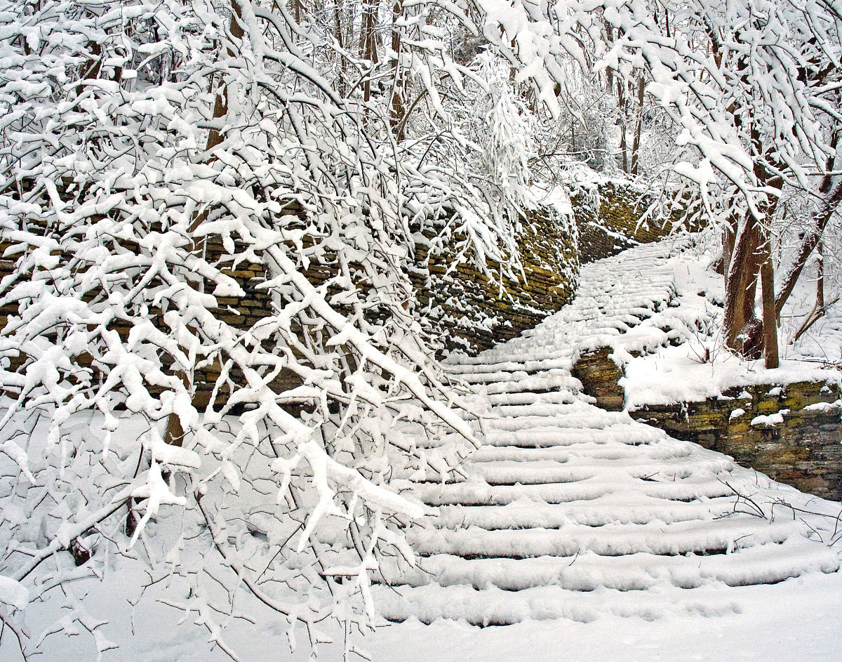 编程实现NextDay 函数。Y、M、D分别存储当前的年、月、日String NextDayString Y String M String D根据当前日期输出下一天的日期。现在要测试NextDay函数分别用语句覆盖、判定覆盖、条件覆盖、判定条件覆盖、条件组合覆盖设计测试用例并编写对应Junit代码进行测试。