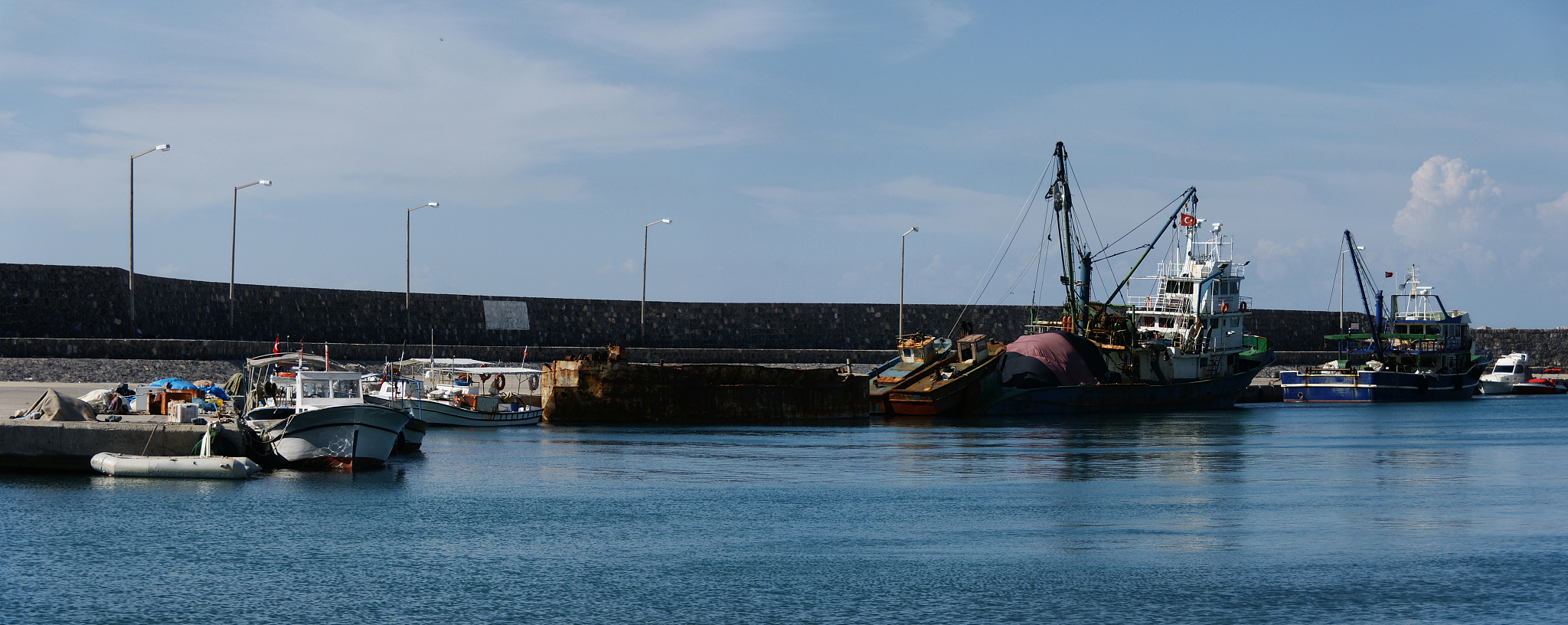 a silent old port