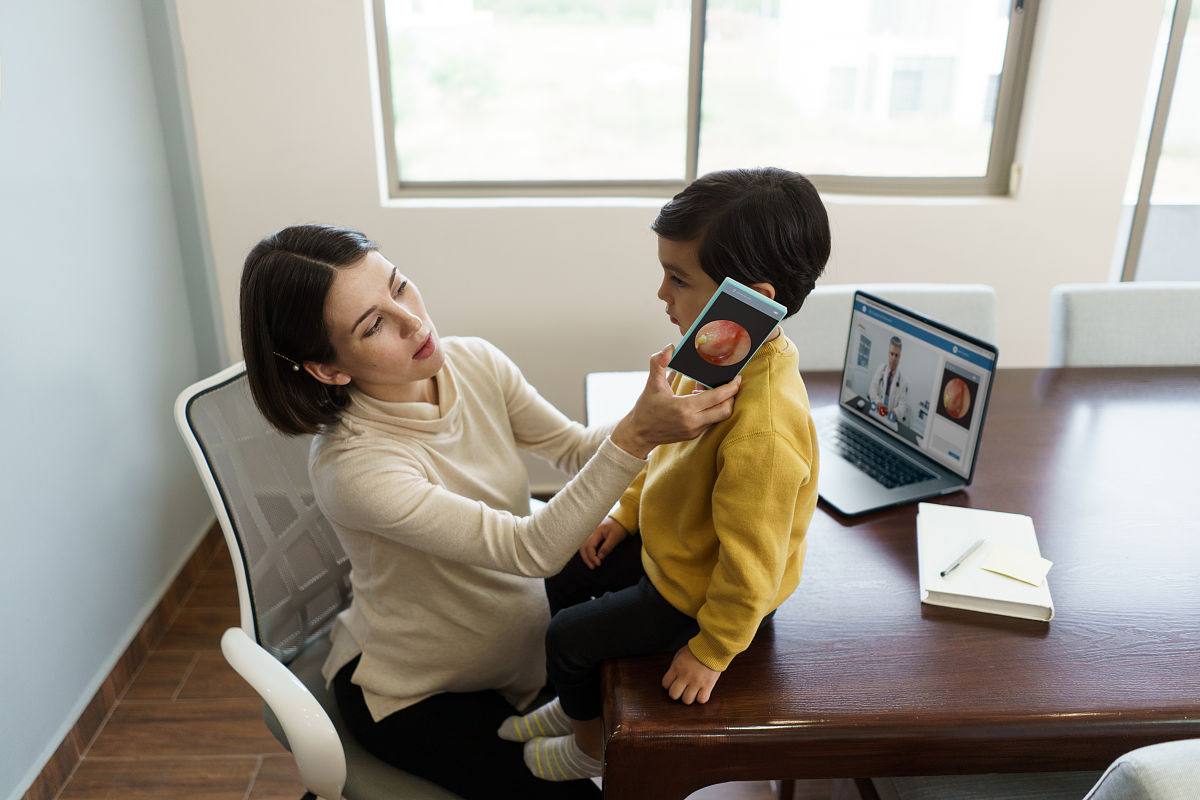 戴助听器宝宝上幼儿园指南：适应、沟通、快乐成长