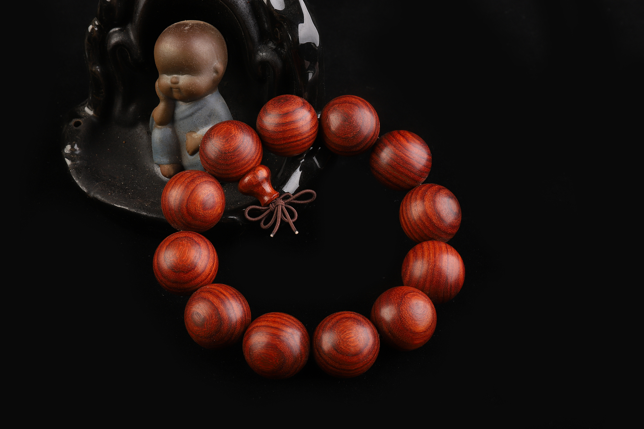 奇楠沉香佛珠 - 珍贵木材打造的佛教饰品 奇楠沉香佛珠 - 珍贵木材打造的佛教饰品