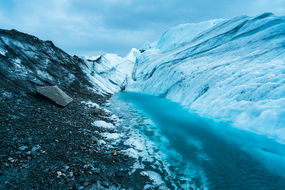 冰川表碛：定义、形成和意义