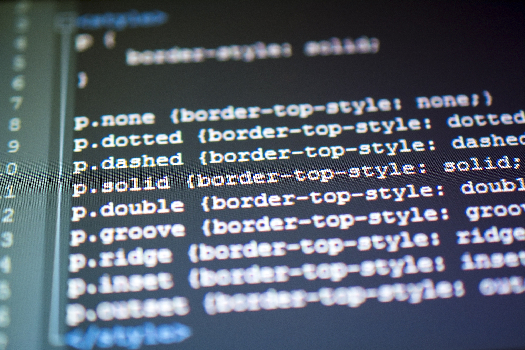 一名后端程序员现在需要你推卸责任甩锅具体推卸责任甩锅内容如下服务器资源不足。要求整体内容的风格为：尽量温柔大方一点