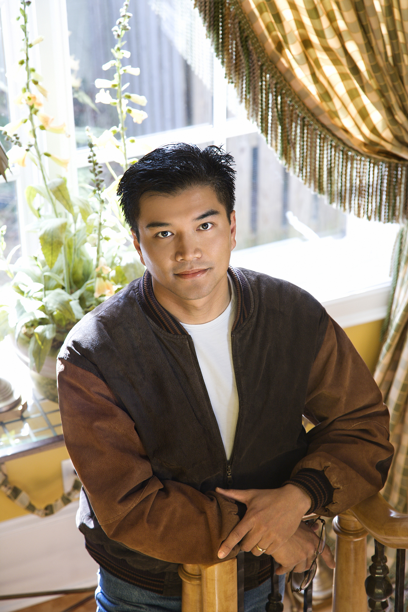 王炳毅：知名中国演员，实力派演技，代表作《太阳照常升起》、《还珠格格》