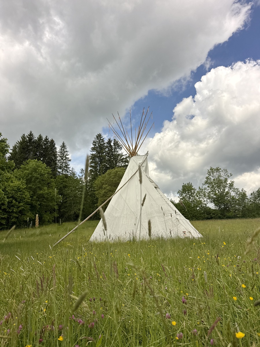 请告诉我几个关于帐篷独特设计的产品宣传文案