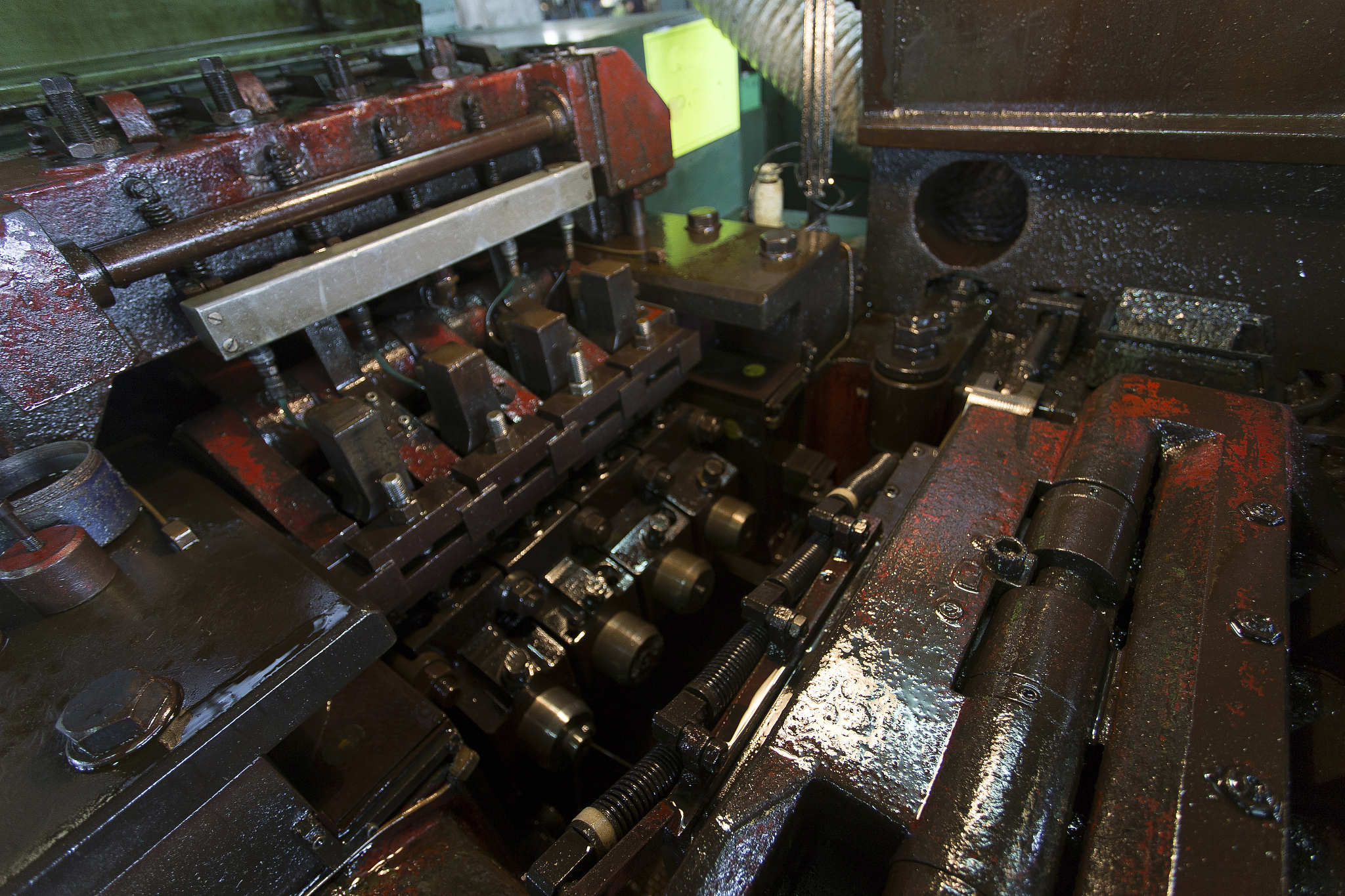 请用500字介绍冷挤压成型工艺的优点