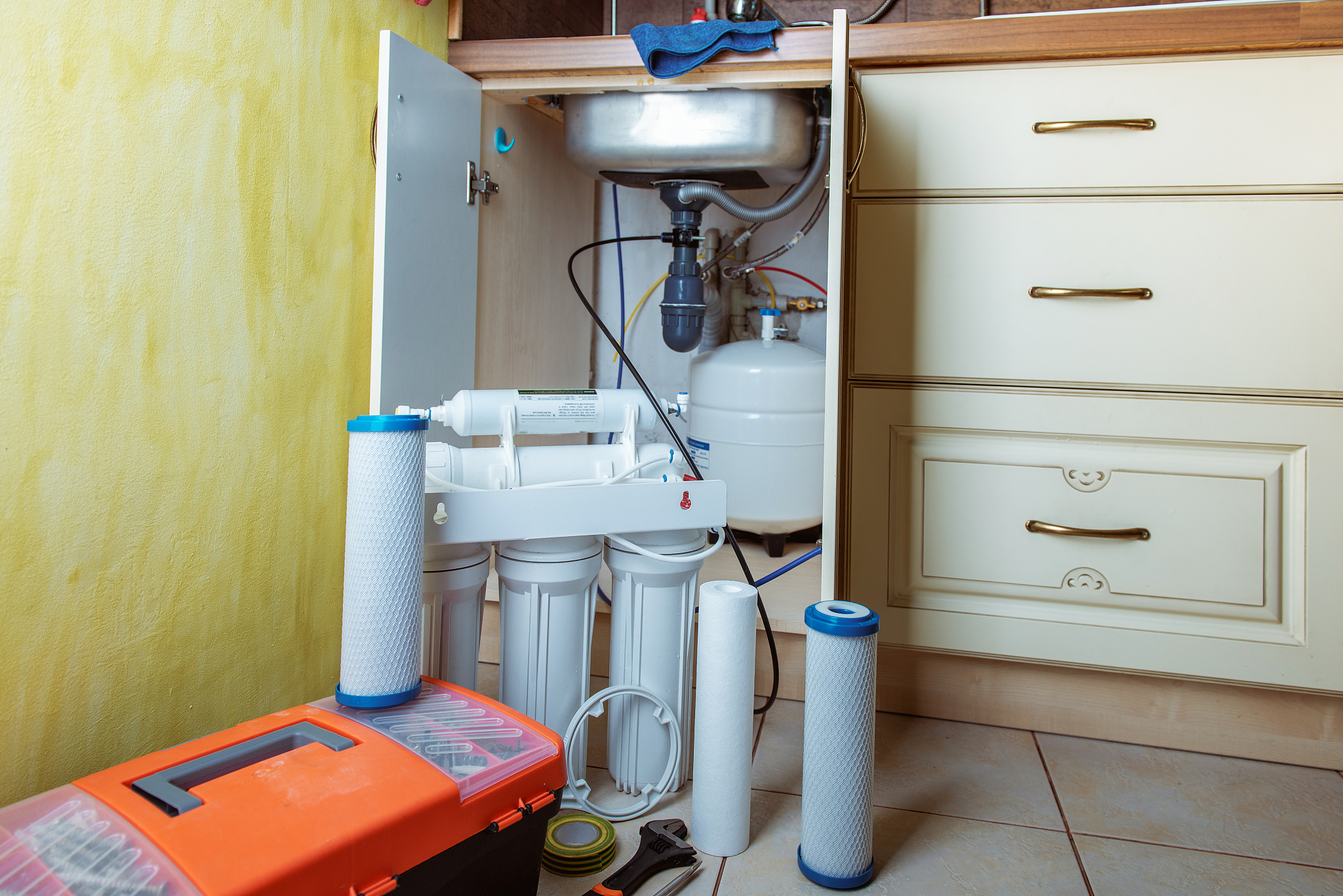 纳神多功能净水机的滤芯可以自己更换吗？