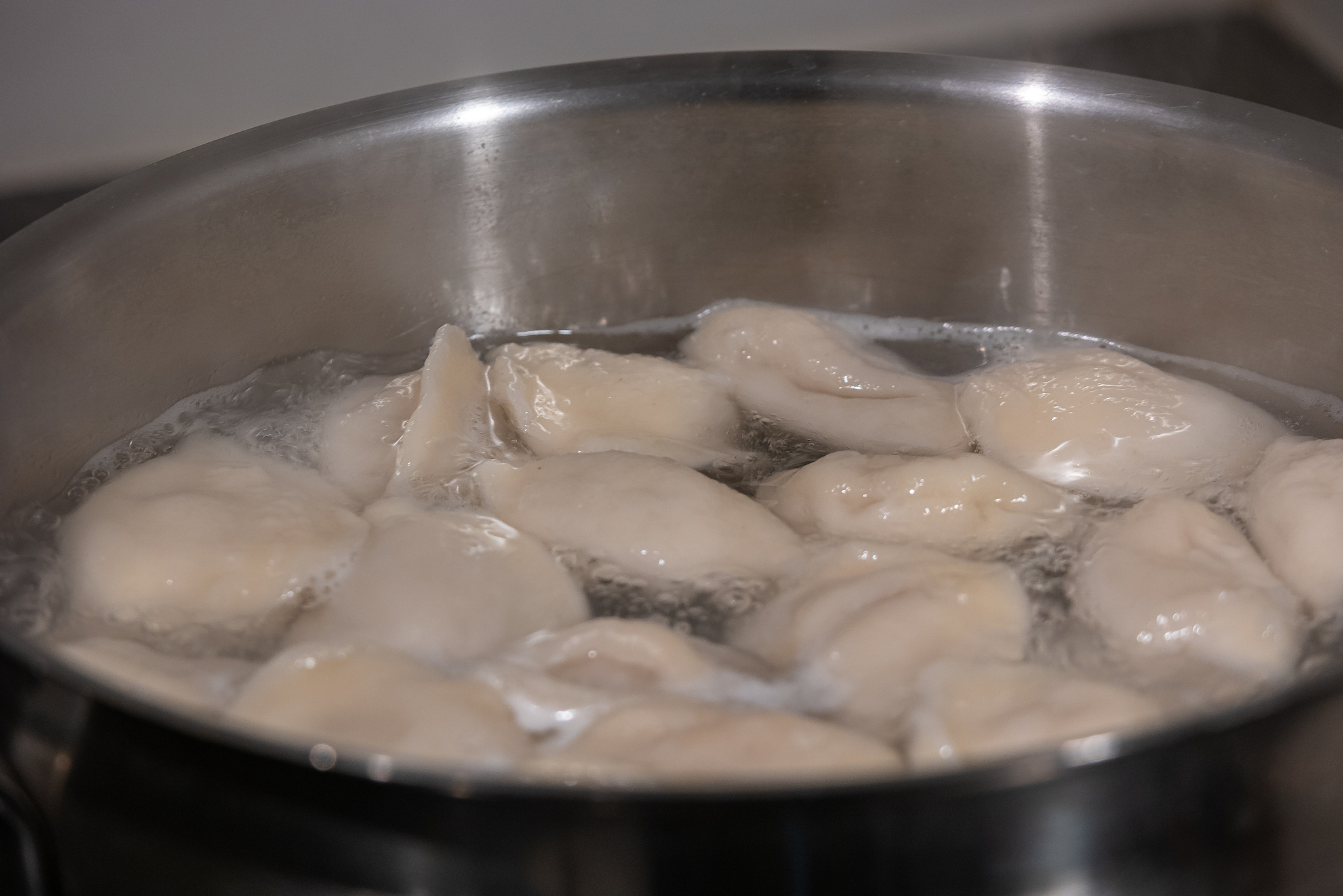 如何自制鱼方料不开裂帮我用210字详细描述