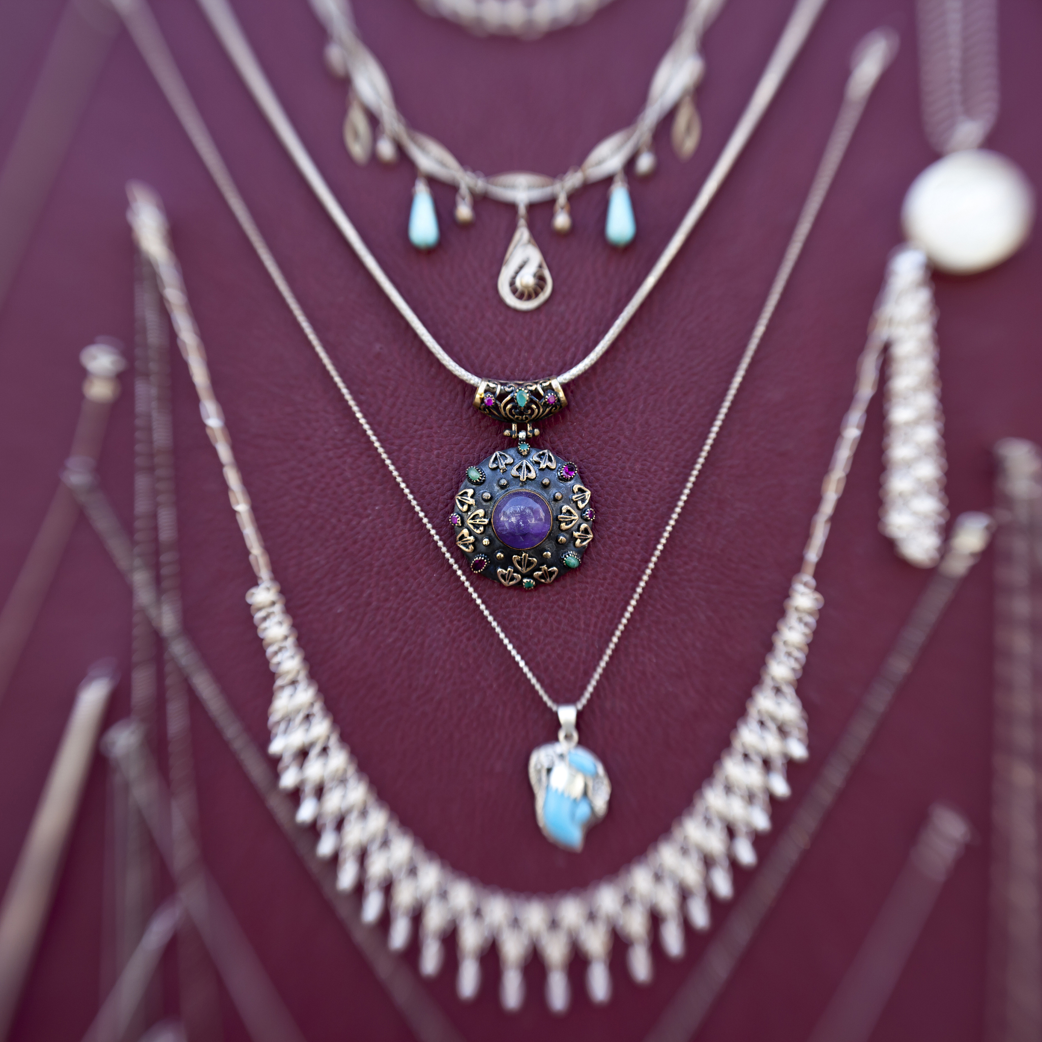 珠宝定义：从学术论文到艺术作品，什么是真正的珠宝？