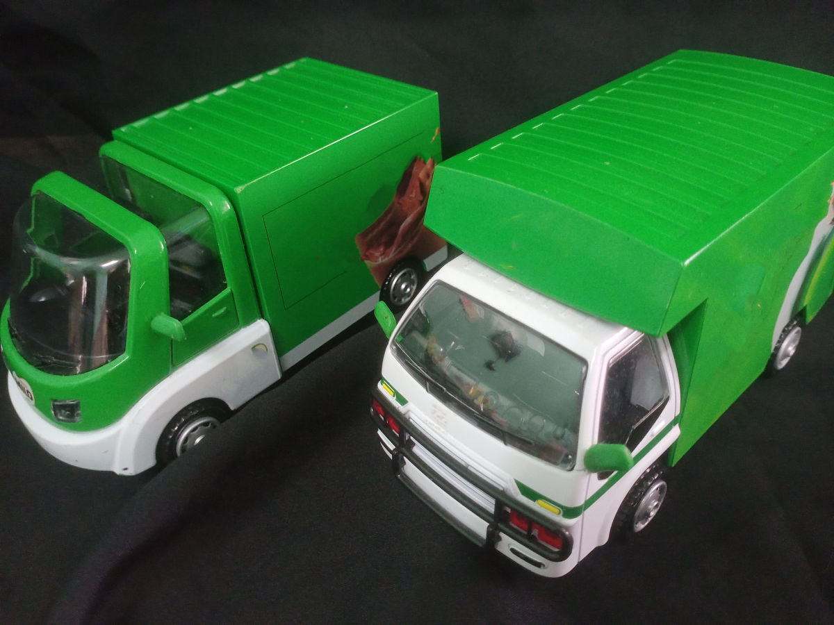 下面这段话翻译成英语 这辆车是一辆特别设计的皮卡丘主题汽车，它的外观完全模仿了皮卡丘的形象，车身上有着黄色的外观和红色的腮红，还有大大的耳朵和尾巴。除此之外，这辆车还配备了许多高科技的装置，例如智能导航系统、声控系统、高清屏幕等等。车内还有一个超级音响系统，可以让你在开车的同时享受到高品质的音乐体验。总之，这辆皮卡丘主题汽车是一辆让人眼前一亮、科技感十足的汽车，它会让你在驾驶的过程中感受到无穷的乐趣。