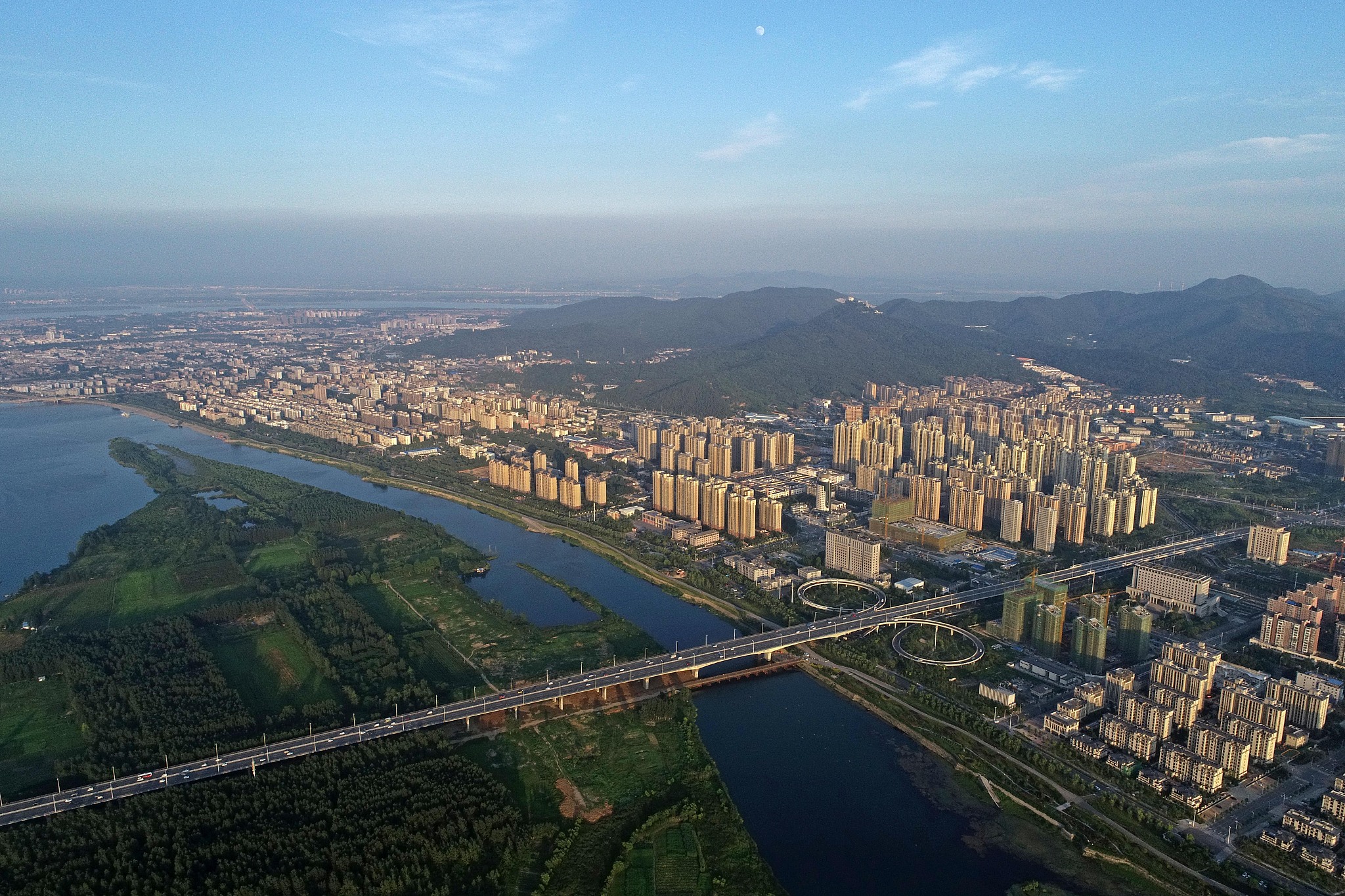 航拍湖北襄阳城市风光