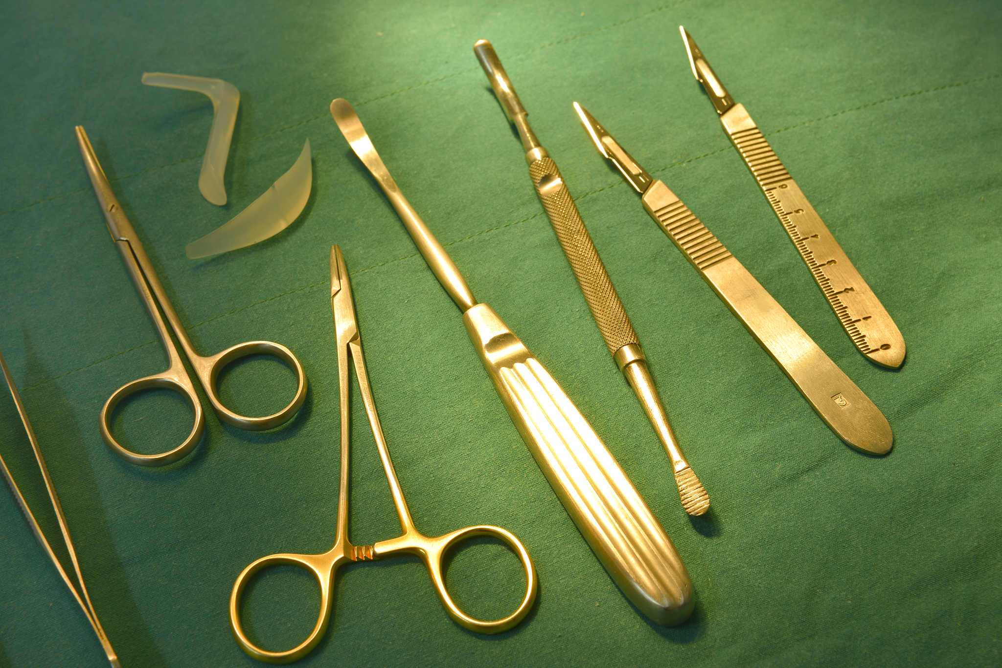 肋软骨隆鼻：不手术，告别扁平鼻，拥有精致鼻梁！