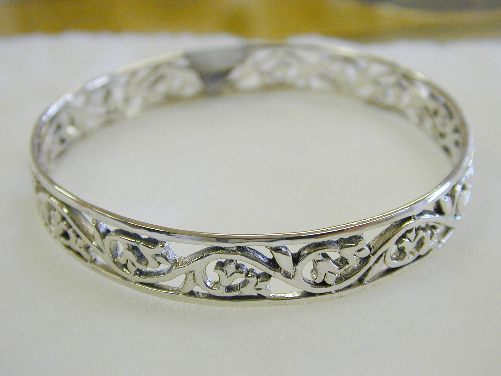 银手镯价格 - 优质银手镯购买指南