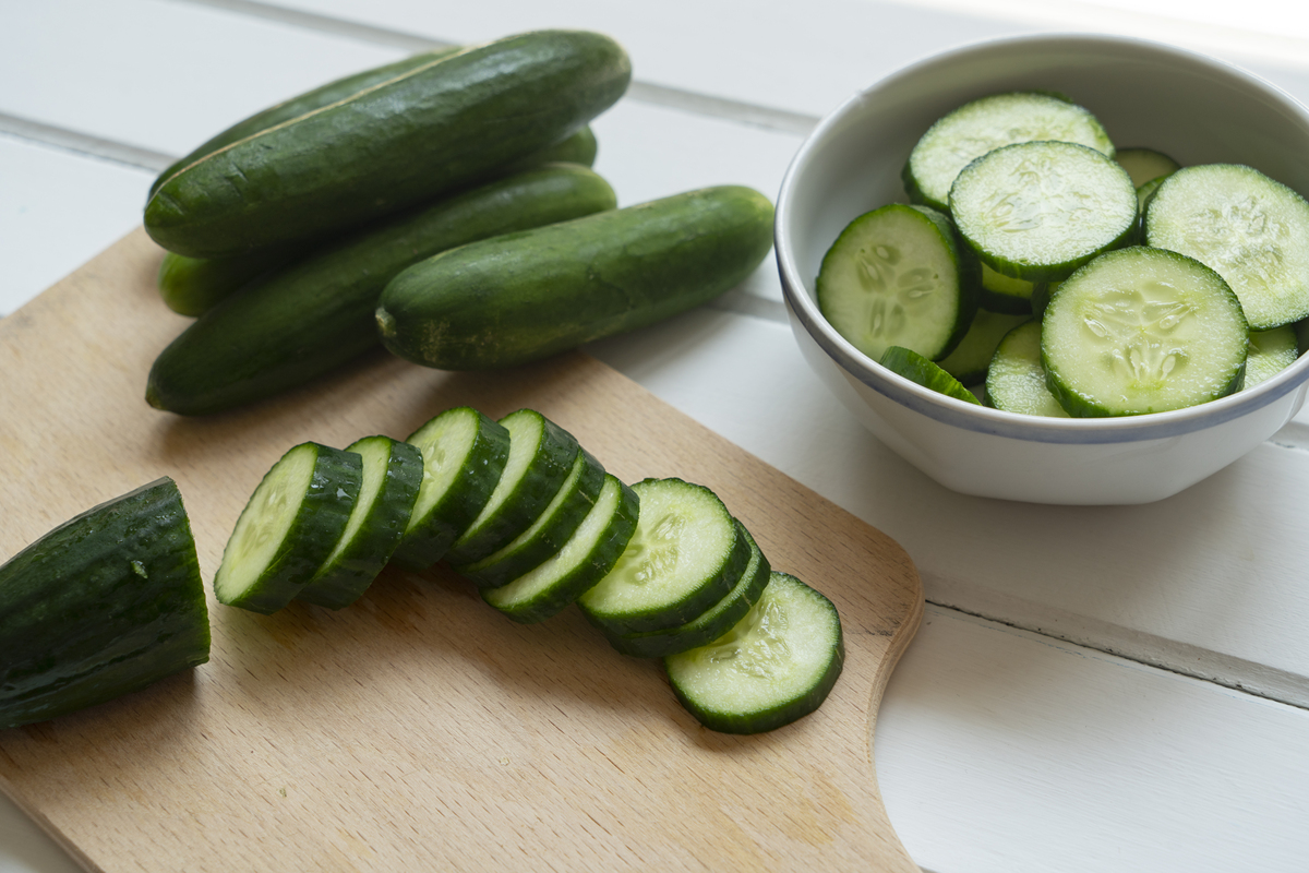 黄瓜涩口正常吗？吃太多会怎么样？